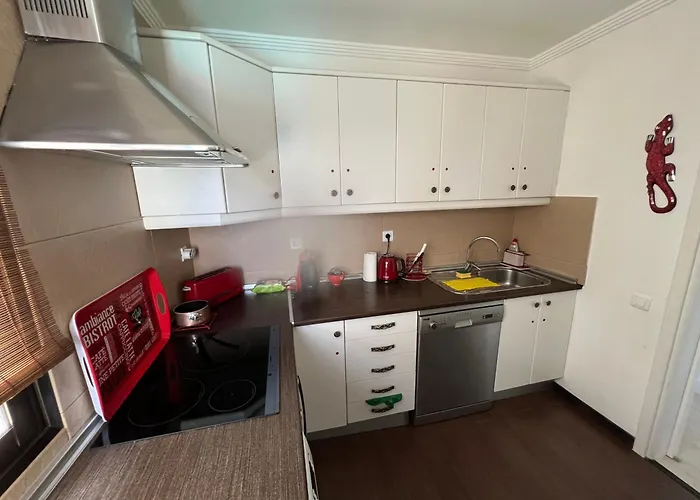 Panoramic Sea Views *